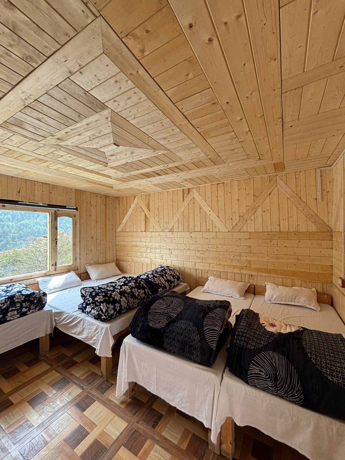 Wooden Homestay mountain view