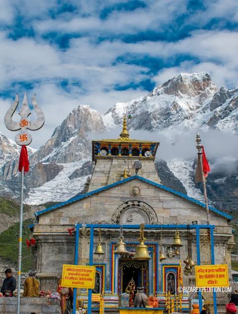 Kedarnath temple against the snow-capped Kedarnath massif