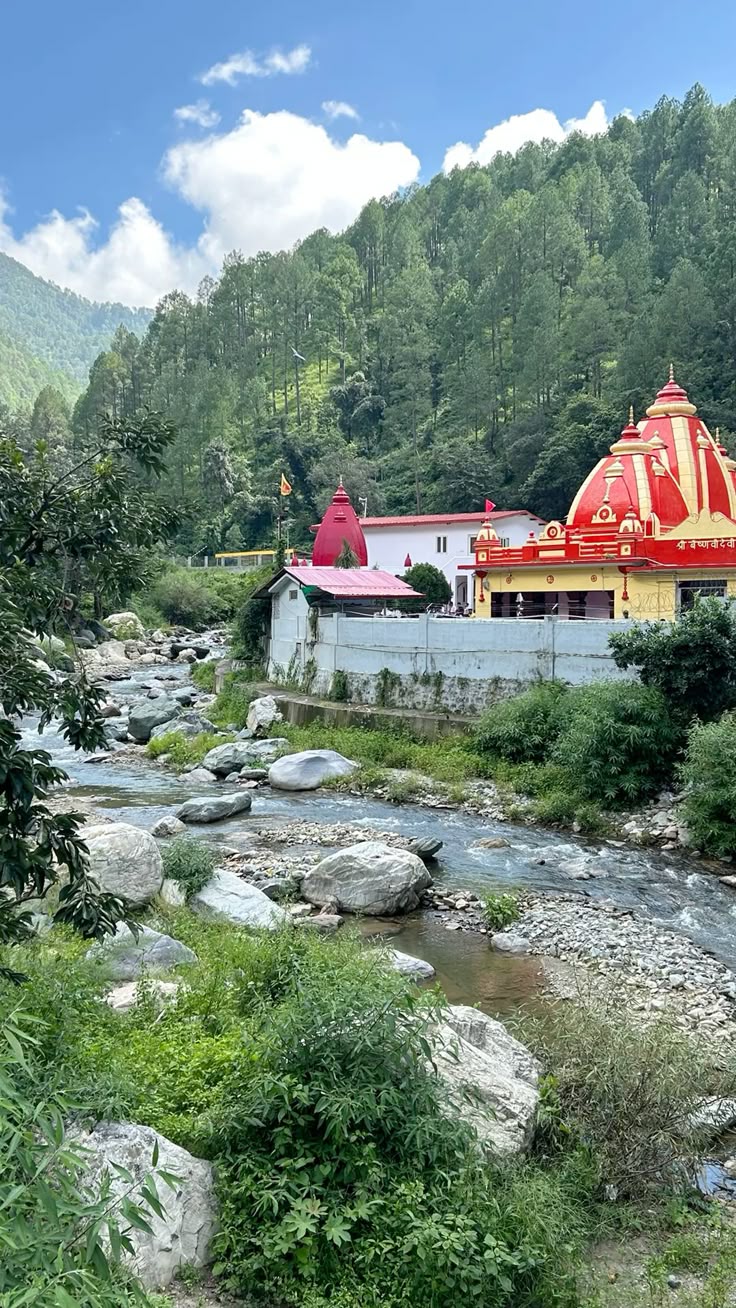 Kainchi Dham Architecture